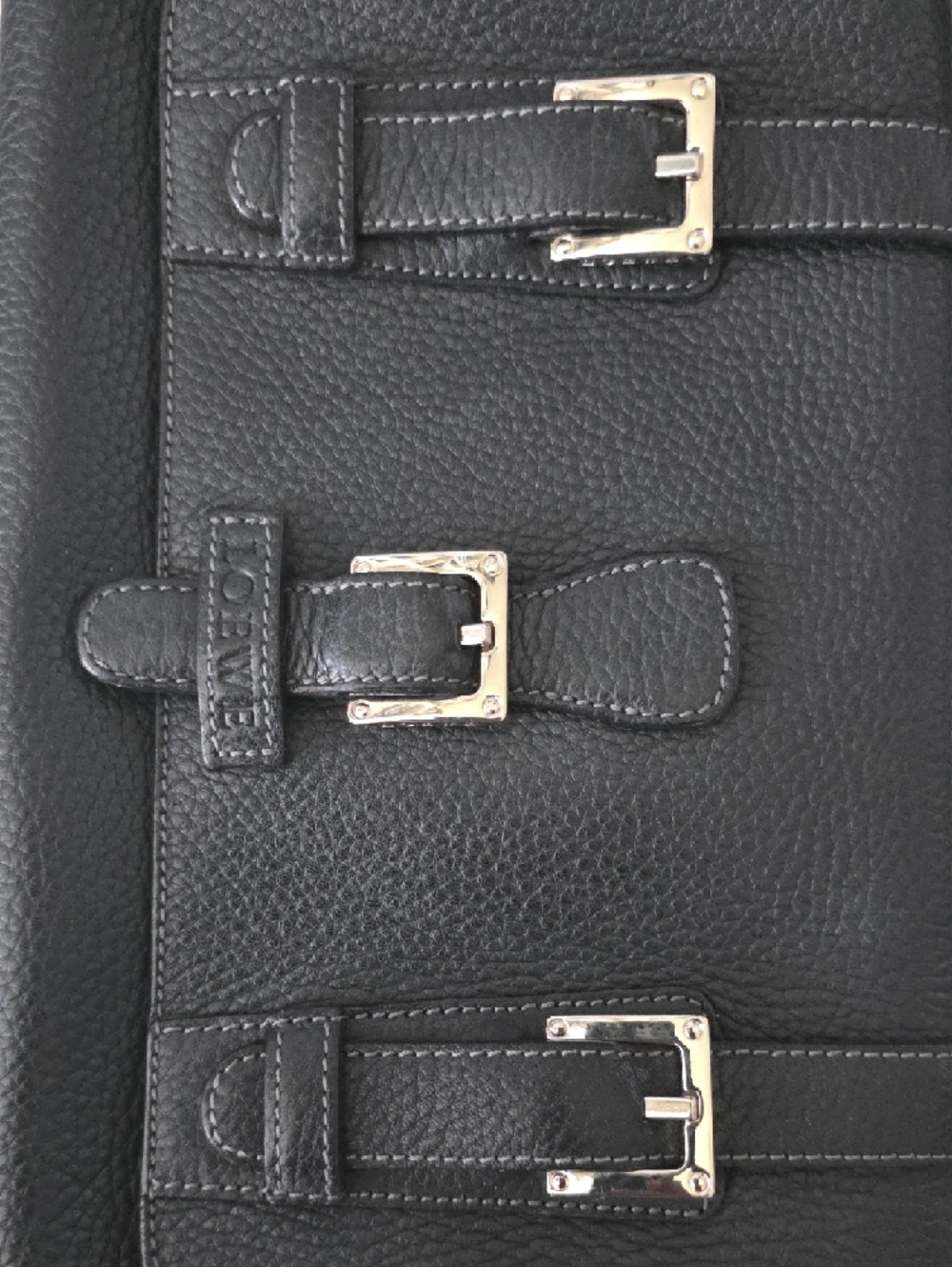 Vintage Loewe Senda Hobo Black Pebbled Leather Shoulder Bag with Silver Buckles - Picture 5 of 7